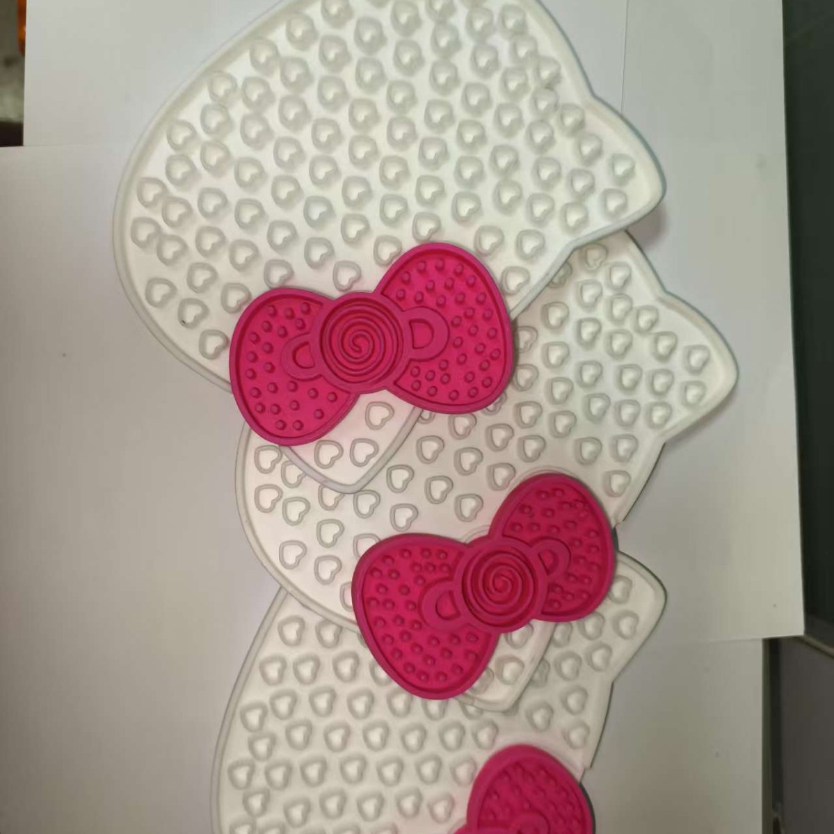 Dog Licking Mat, Pet Slow Feeding Mat, Silicone Licking Plate, Licking Mat, Cat Hiding Food Leakage, Enrichment Toy, Enrichment