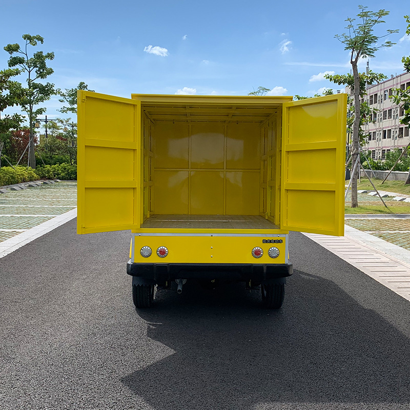 Electric four-wheel flatbed truck factory pull truck factory turnover truck site electric transport truck