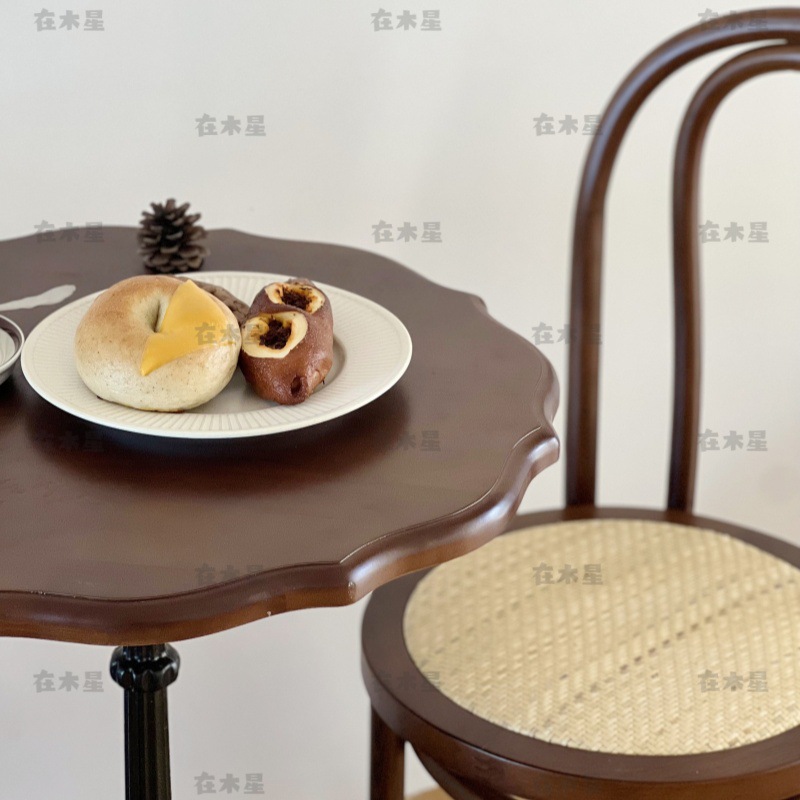American Retro Solid Wood Cafe Table and Chair Combination Catering Small Round Table Milk Tea Dessert Shop Western Restaurant Rattan Chair