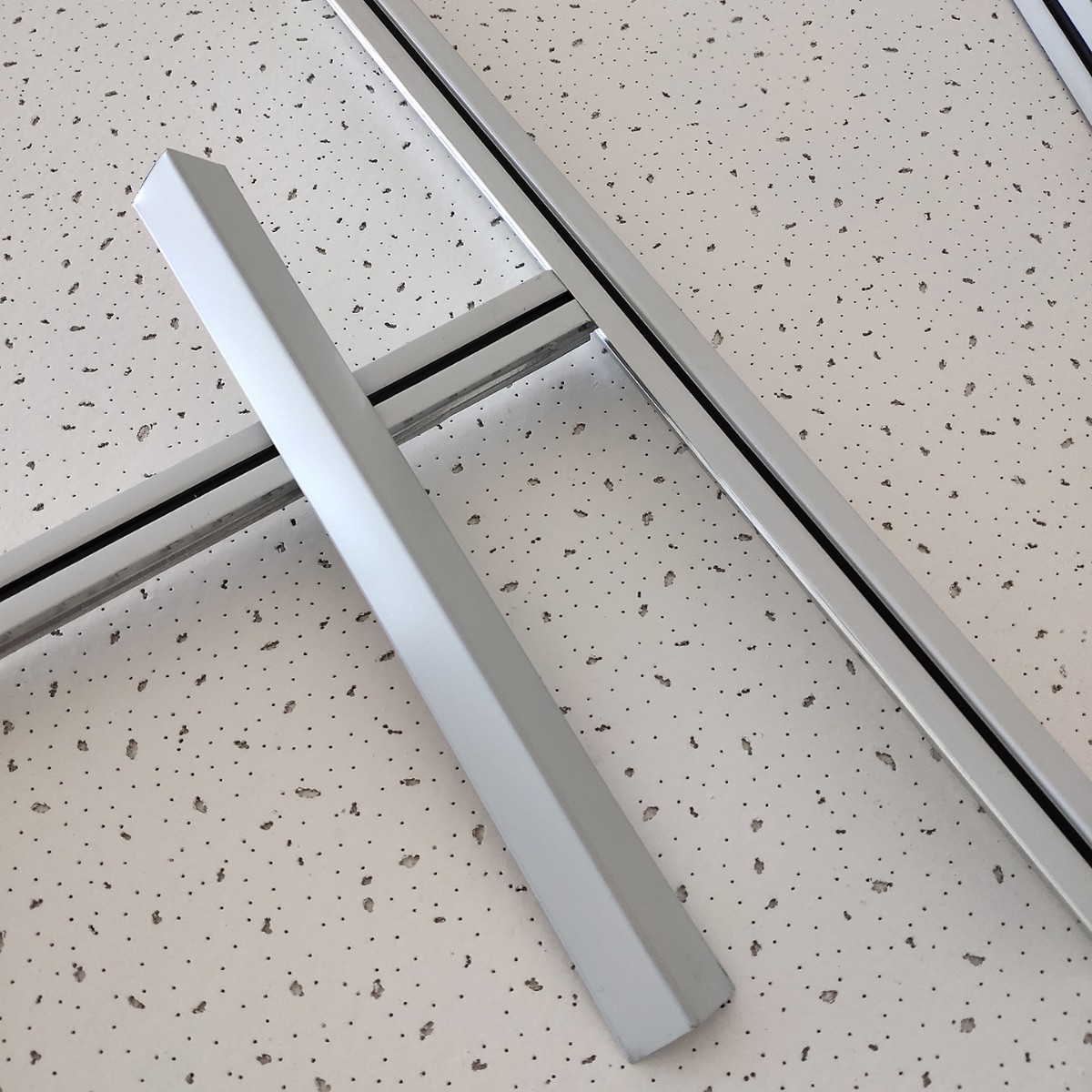 Mineral Wool Board 600*600 Ceiling Rock Wool Office Factory Sound-Absorbing Decoration Moisture-Proof Fire-Proof Sound-Absorbing Lightweight Hanging