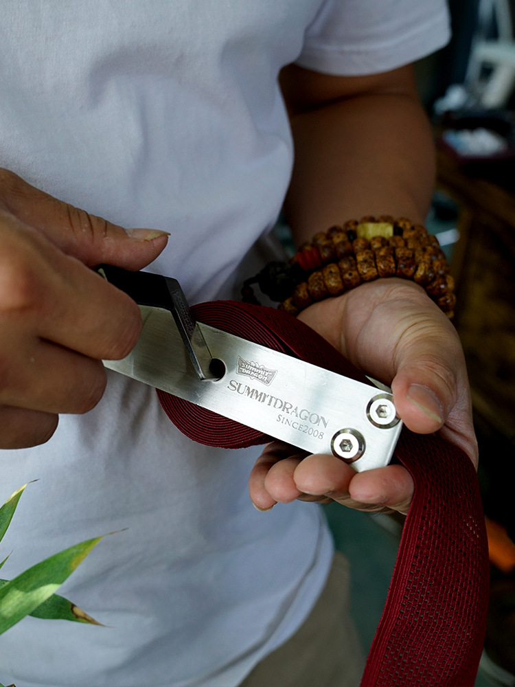 Boxing Sanda Muay Thai Bandage Wrapping Machine MMA Sports Bandage Manual Roll Tool