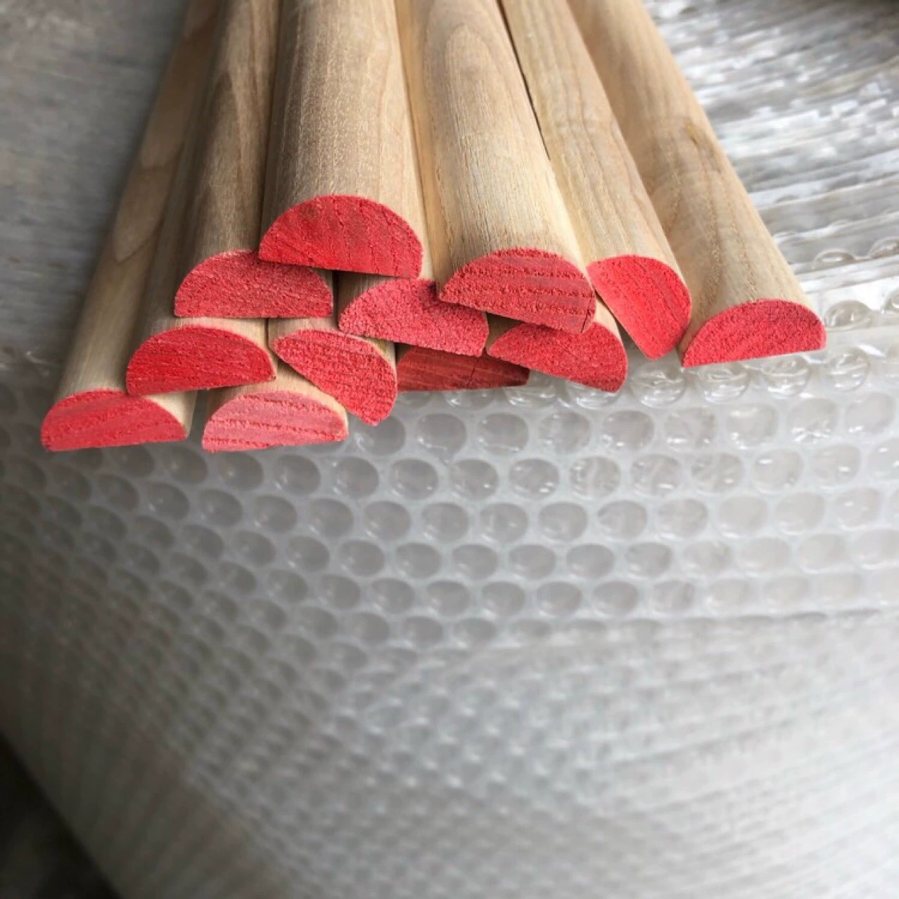 Wholesale semi-circular solid wood line finished products factory direct supply source factory goods photo frame line ceiling log line processing