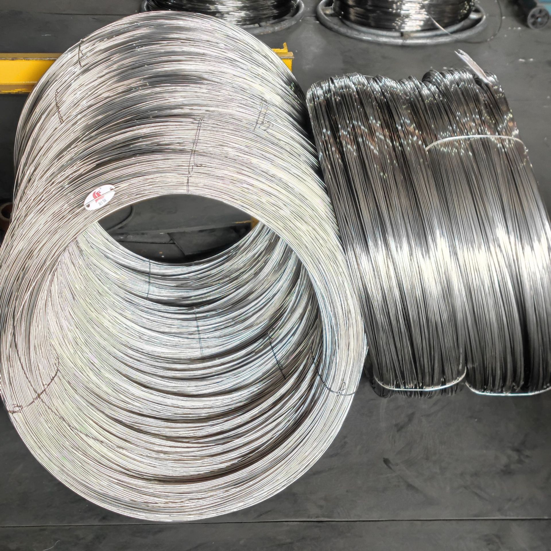 винтовая проволока из нержавеющей стали 201/304/667/310/316/669 проволока из нержавеющей стали