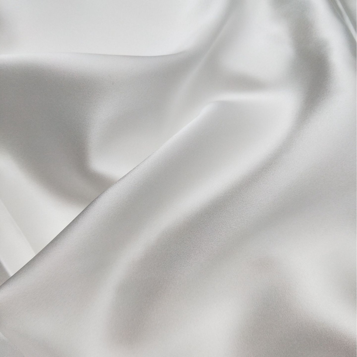 Wholesale Silk Crepe Satin 16 Mm 140 Door Width Real Mulberry Silk Satin Glossy Fabric Fabric for Garment