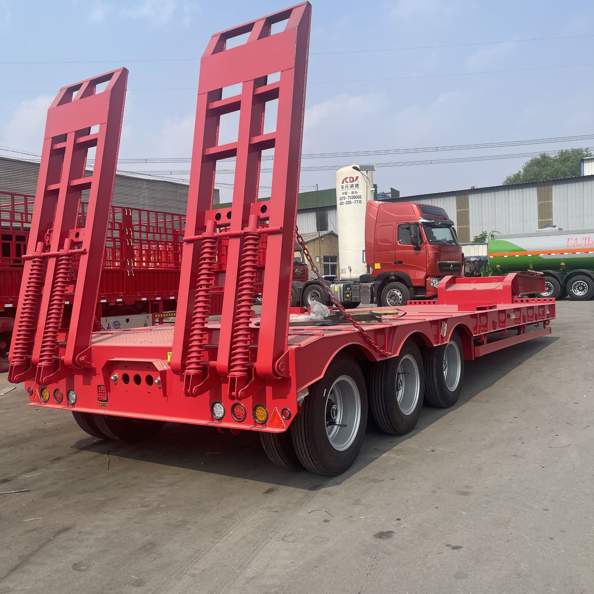 Поставка 13,75 м полуприцепов для транспортировки крупных плит, платформенных полуприцепов, контейнерных платформенных полуприцепов