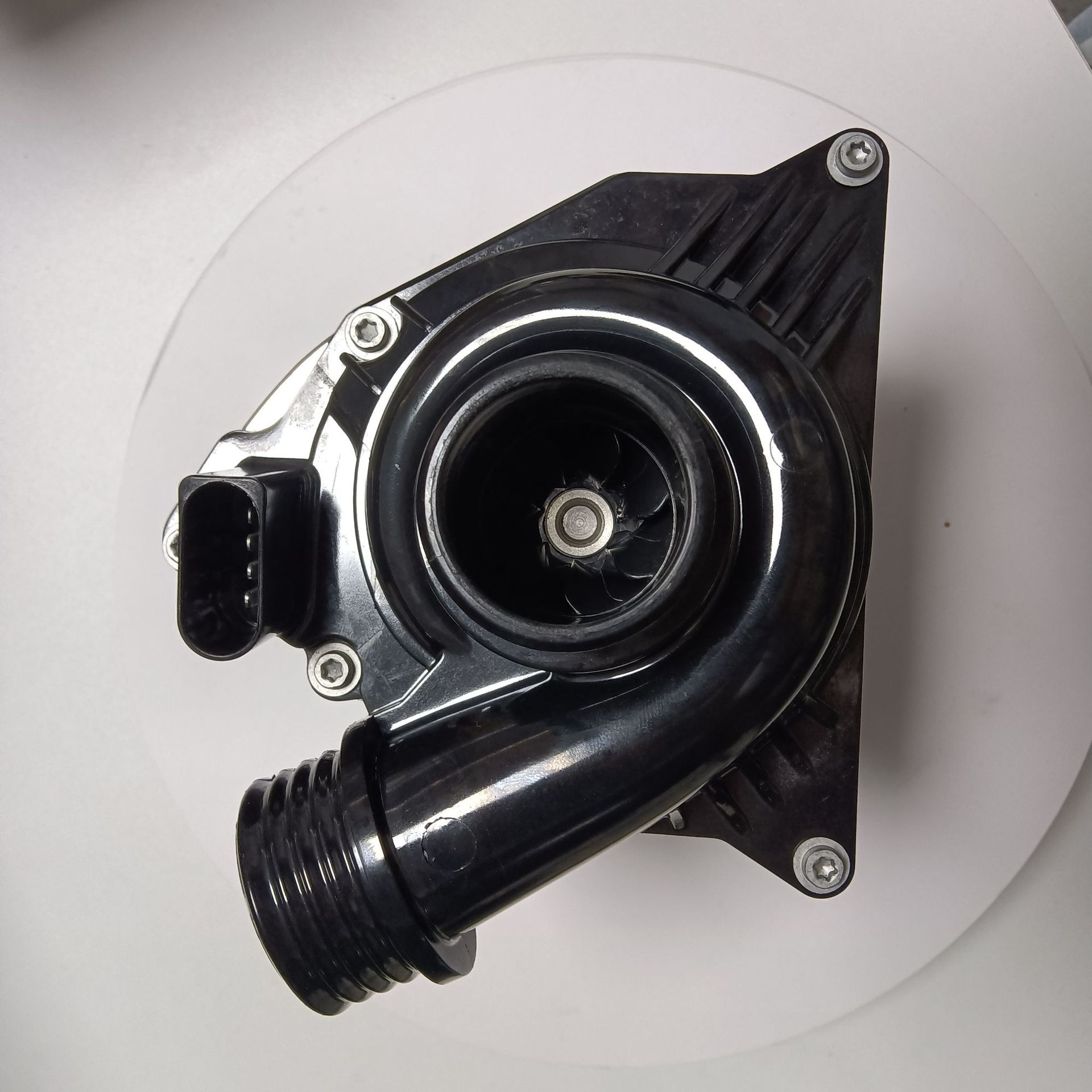 Direct selling full-model water pump, high-quality boutique, suitable for BMW X5 E70,OE:11517568595