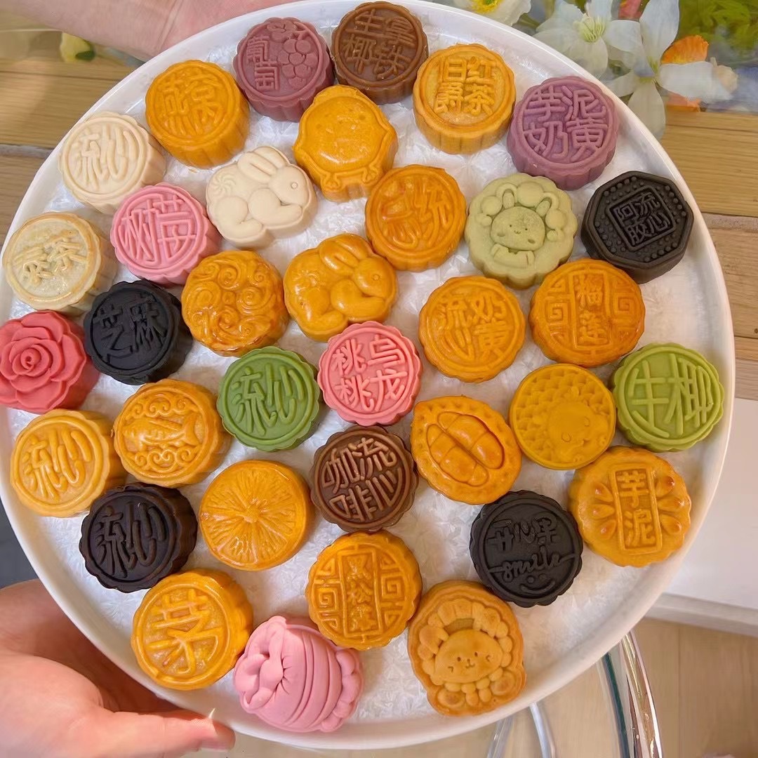 Hong Kong-Style Custard Mooncakes, Mid-Autumn Mooncakes, Durian Custard Mooncakes, Multi-Flavor Manufacturers Wholesale