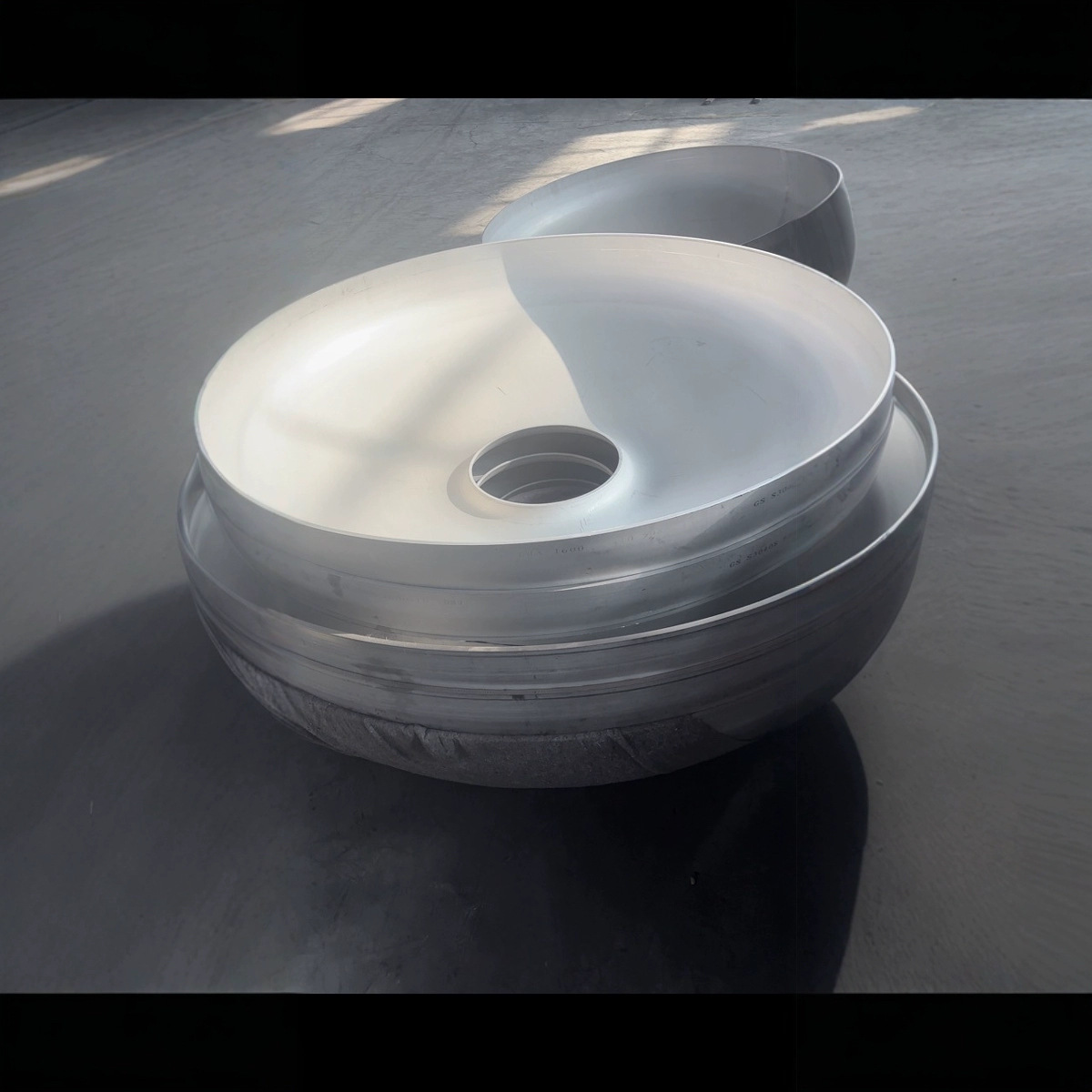 304 Stainless Steel Laser Cutting, Circular and Square Cutting, 316L 309 Stainless Steel Medium Thick Plate Circular Laser Punching