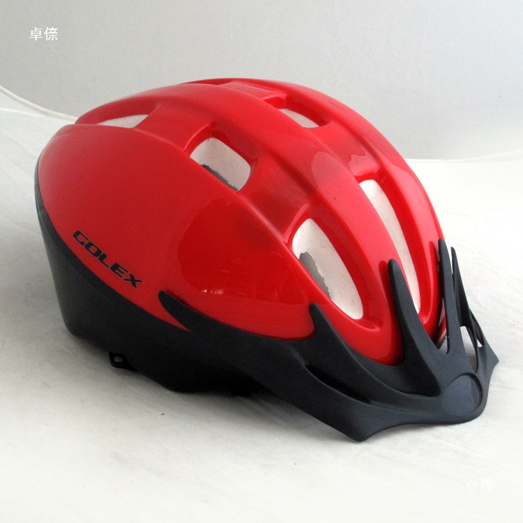 Defective Factory Direct Sales V9 Girls and Kidsren Roller Skating Sports Cycling Bicycle Helmet Adjustable Small Size