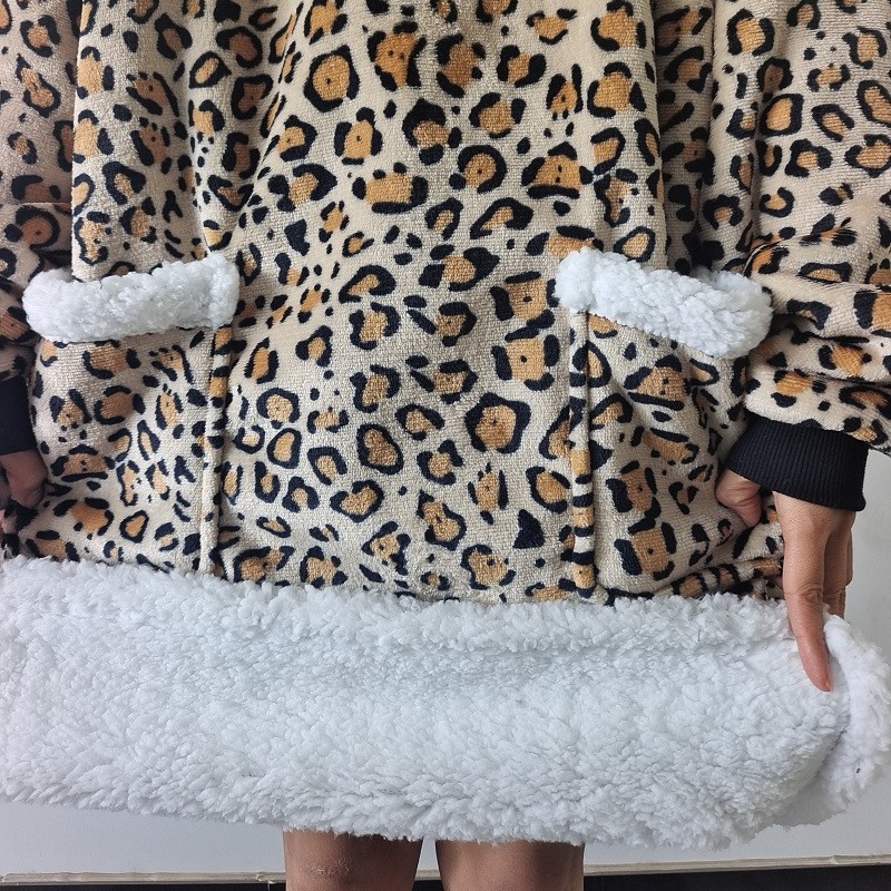 Foreign Trade Special for Leopard Print Thickened Hooded TV Blanket Loose Autumn and Winter Plush Double Pocket Lazy Clothes Fleece Jacket