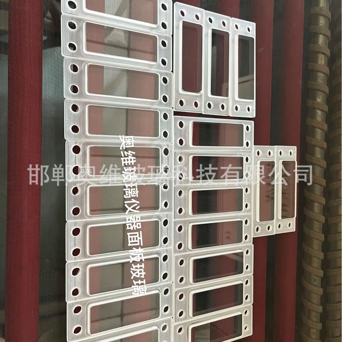 Customized Glass Milling Processing, Stepped Tempered Glass Panels, Round Perforated Ultra-White Optical Special-Shaped Optical Glass