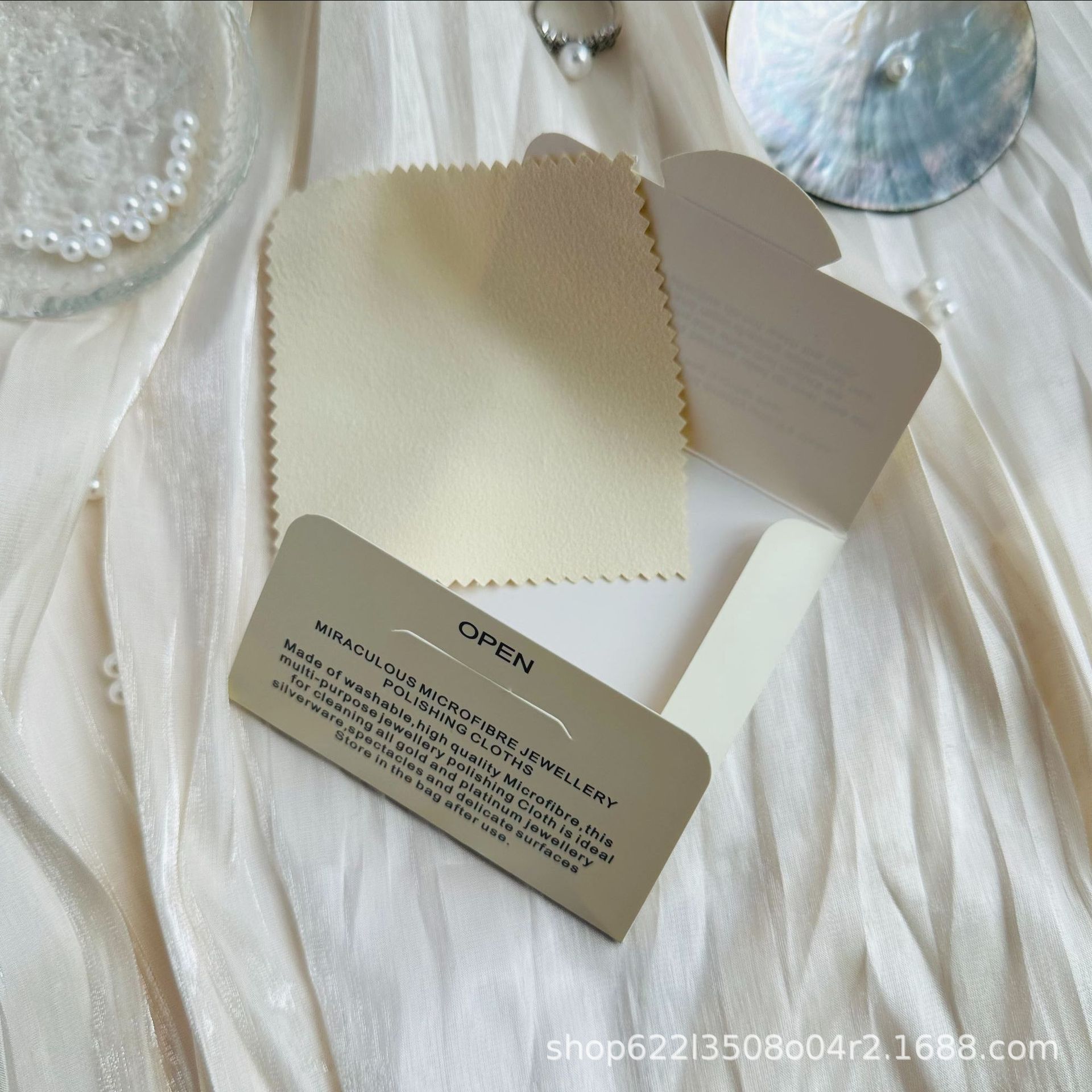 Directly Supplied from the Manufacturer: Jewelry Cleaning Cloth, Pearl Suede Cloth, Silver Polishing Cloth, Diamond and Crystal Cleaning Suede Cloth