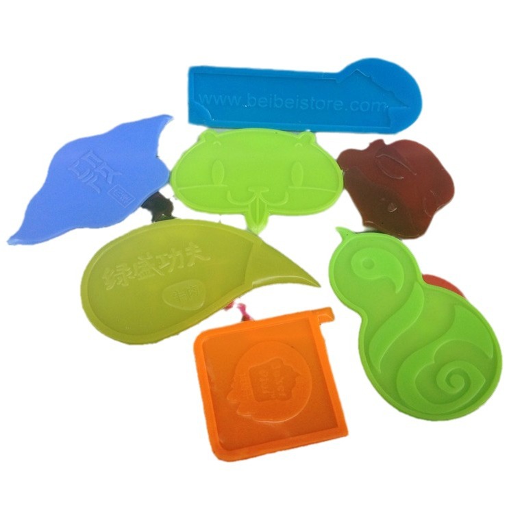 Factory plastic water drop box opener maple leaf box opener love box opener large express opener can be fixed log