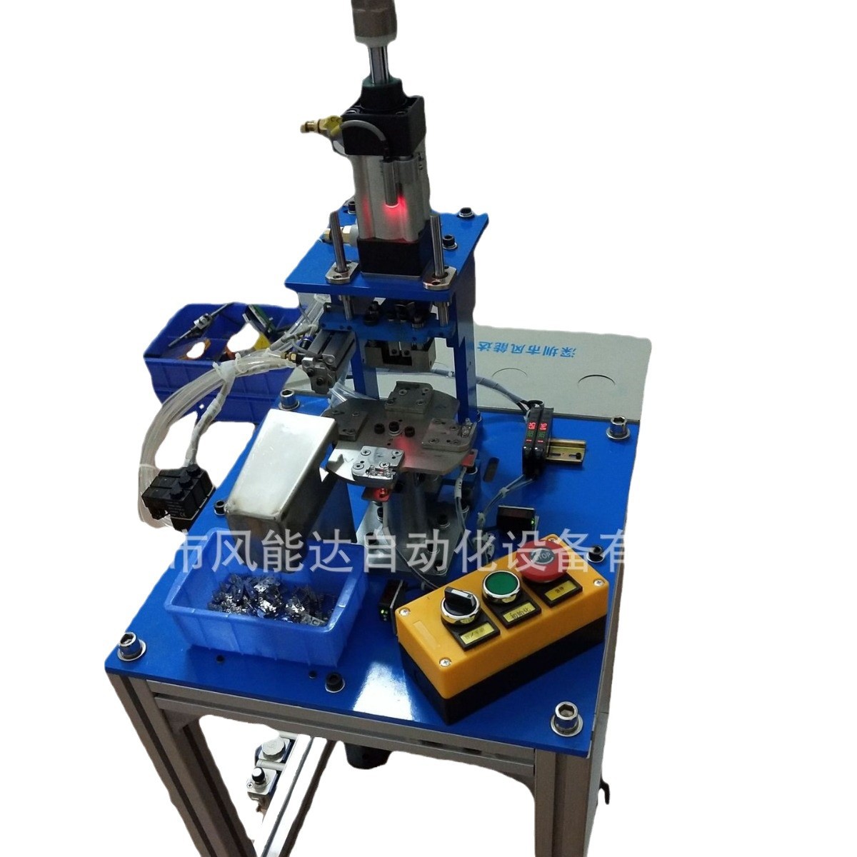 Fengda semi-automatic turntable riveting machine hardware accessories rotary riveting machine sheet metal hardware parts pneumatic riveting machine