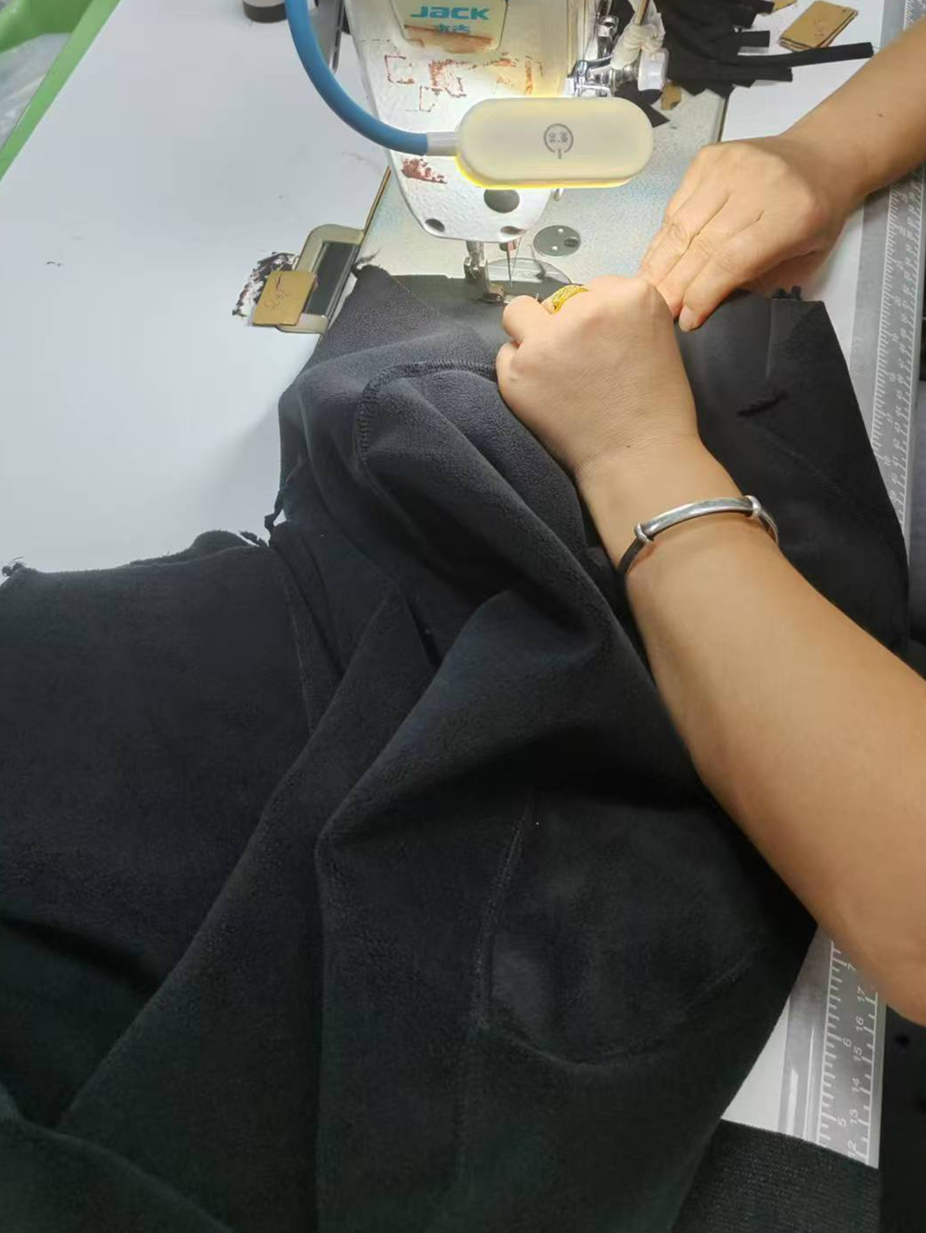 in stock Equestrian Pants fleece-lined Full Silicone Non-slip Wear-resistant Stretch Riding Pants Autumn and Winter Riding Pants fleece-lined Thickened Riding Pants