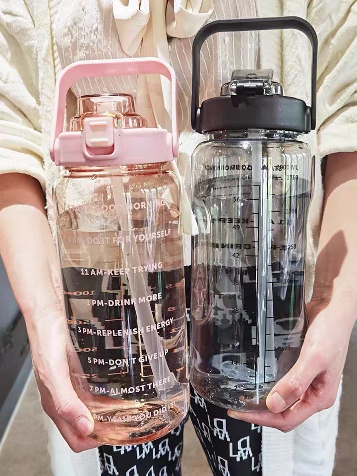 Large Capacity Water Cup for Women with Straw Time Scale 2000ml Sports Popular Summer Water Bottle Plastic Water Kettle