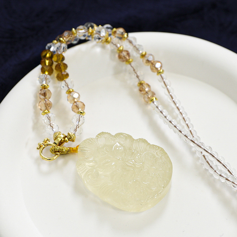 High goods natural three-dimensional nine-tailed fox pendant necklace women peach blossom off single crystal niche girlfriends sweater chain wholesale