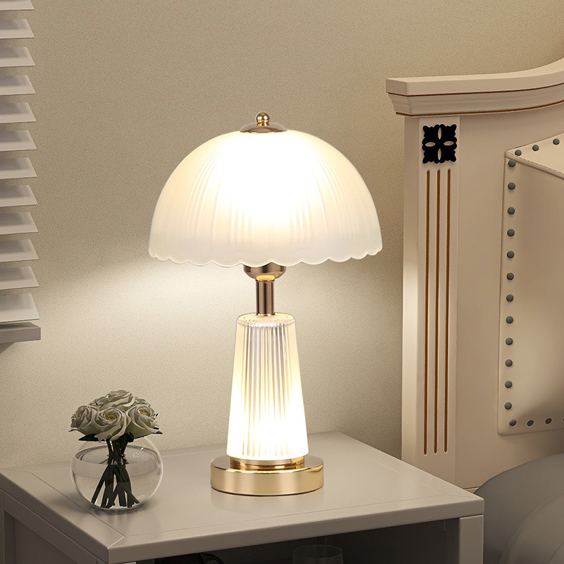 Американская стильная ретро настольная лампа с двойным управлением, затемняющая, для спальни, маленькая лампа для декора, необходимая для спальни