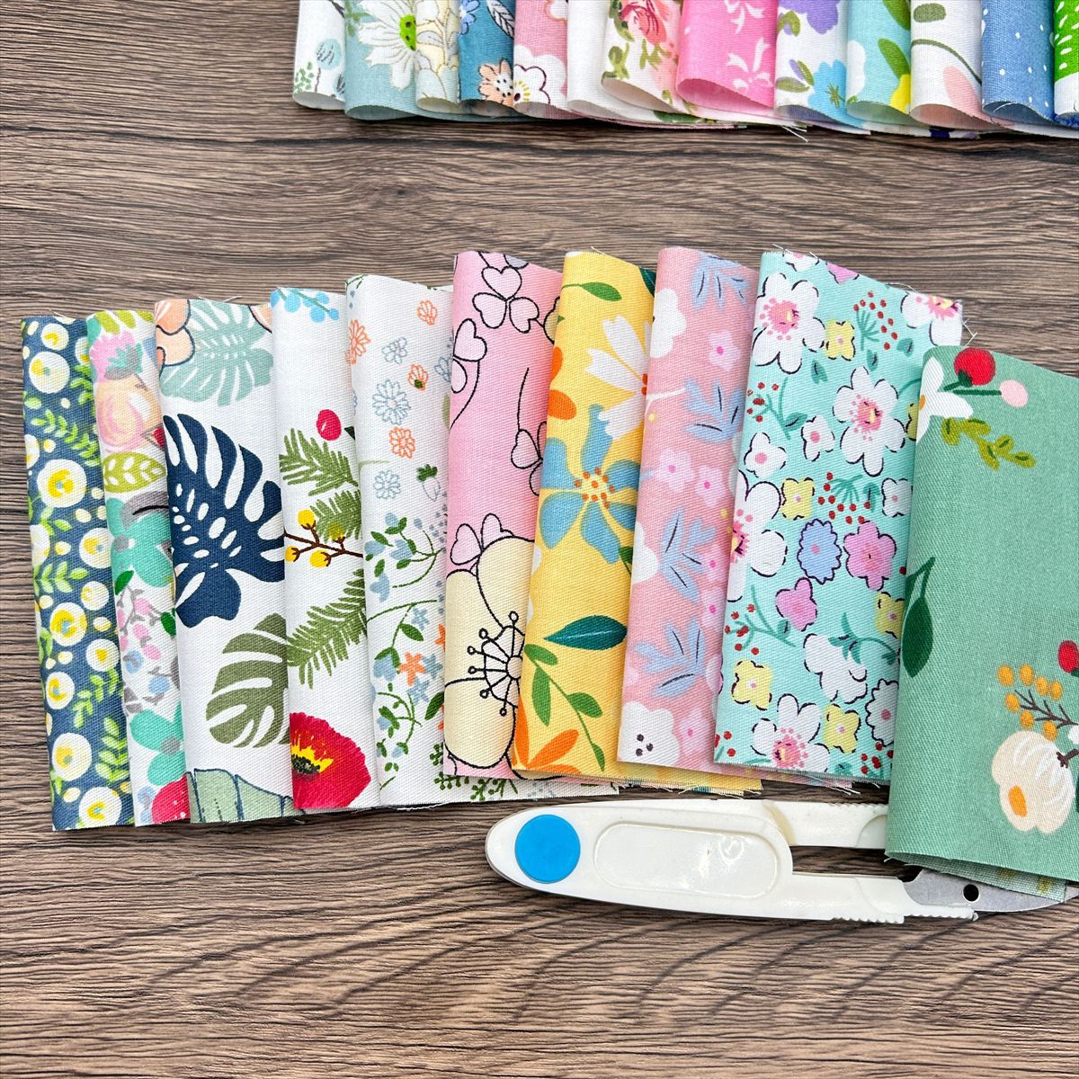 Cross-border foreign trade new 50pcs 10*10cm twill patchwork group handmade diy cotton wholesale small cloth