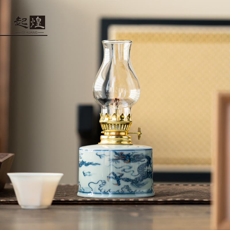 Old-fashioned Kerosene Lamp Butter Hand-painted Blue and White Ceramic Nostalgic Old-fashioned Ornaments Tea Room Home Decorations Atmosphere Light