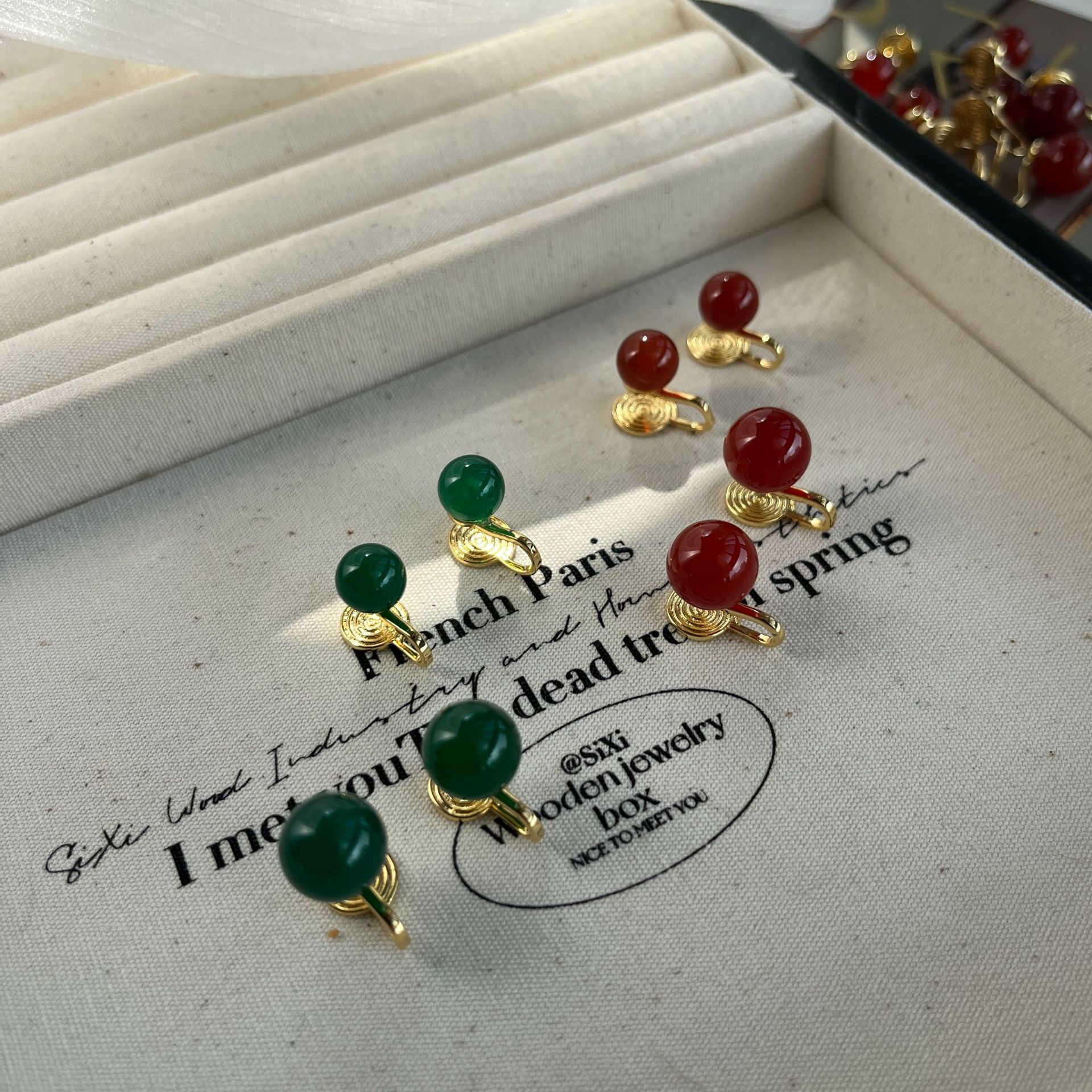 Yuanyou Red Agate Ear Clips Autumn and Winter New Year Red Natural Stone Earrings Round Chinese Palace Retro Earrings National Style