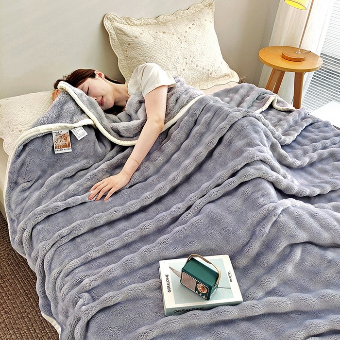 2024 New Thick Rabbit Velvet Throw Blanket Large Bubble Blanket Four Seasons Blanket Office Nap Blanket Coral Velvet Blanket