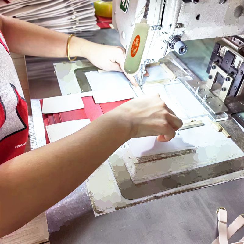 2025 New Cross-Border Embroidery Niche Bag Crossbody Women's Easiest for Match Mini Mobile Phone Bag Fashion Women's Long Wallet