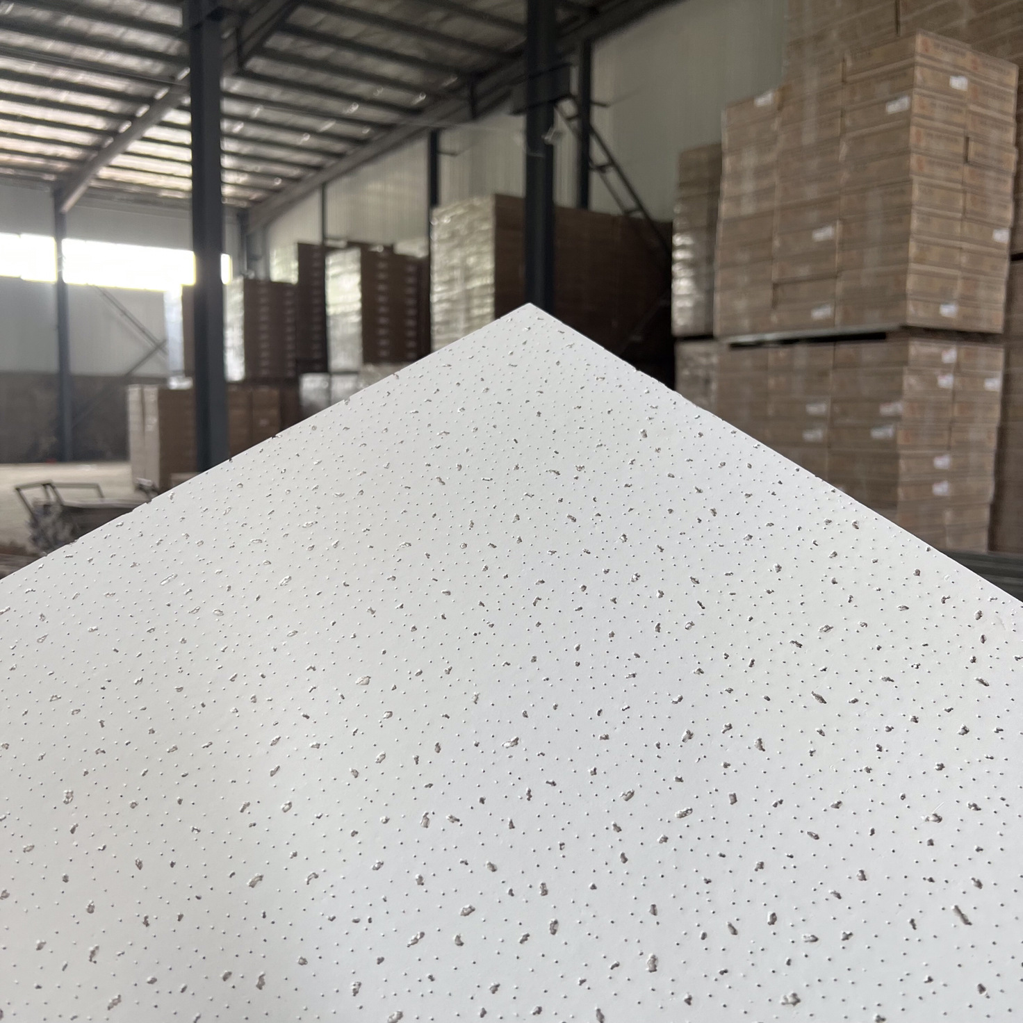 Cross-border mineral wool ceiling mineral wool decorative sound-absorbing board 14mm school mall ceiling material ceiling mineral wool board