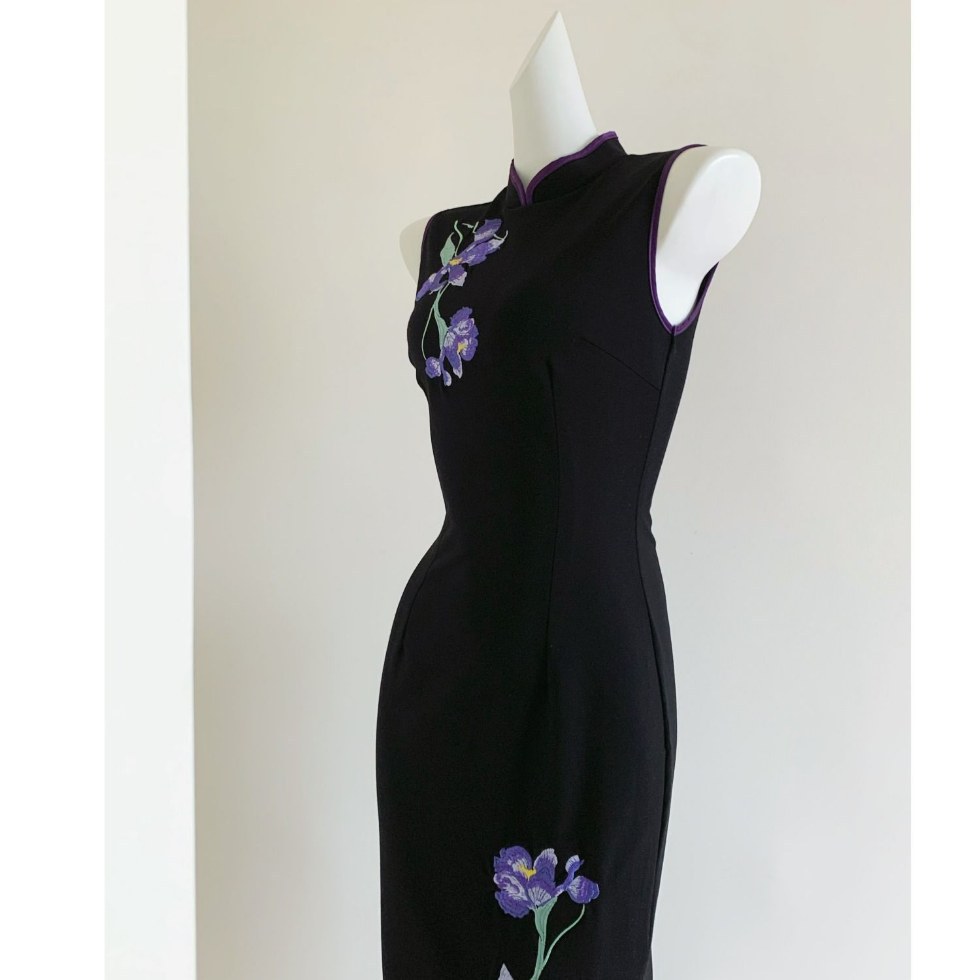 [Lan Fei Niang 2.0] Oriental Aesthetics National Style Purple Embroidery Retro Black Slim Slim Hong Kong Workers Female Cheongsam