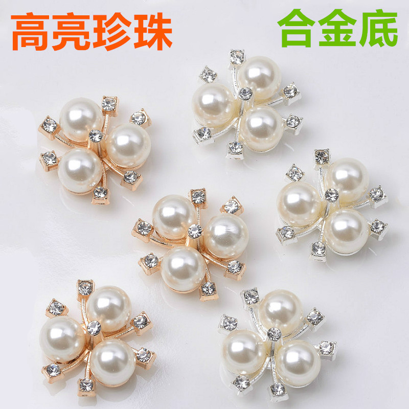 Популярные аксессуары для праздников 2023, брошь с тремя жемчужными цветами в форме сердца и банта