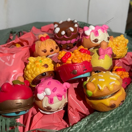 Xianglang Baby Cute Doll Play House Toy Ornaments Balm Glitter Makeup Toy Blind Bag