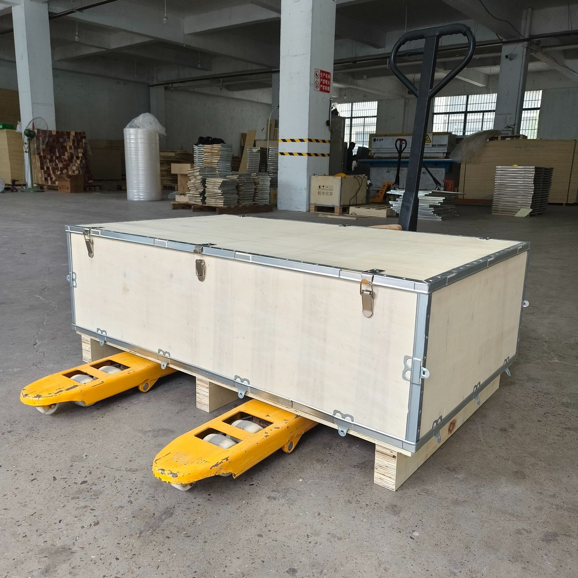 Manufacturer Customized Folding Fumigation-Free Wooden Box Thickened Removable Packaging Logistics Turnover Box Plywood Steel Belt Wooden Box