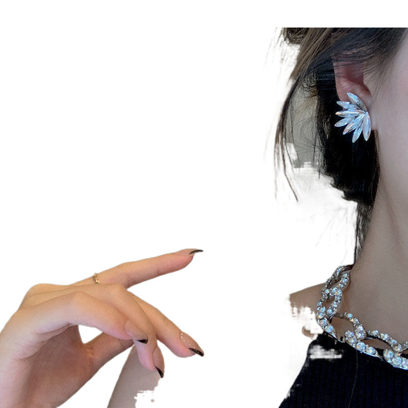 South Korea Fashion Diamond AB Asymmetric Crystal Angel Wings Ring Small Design Exaggerated Jewelry Female February 16