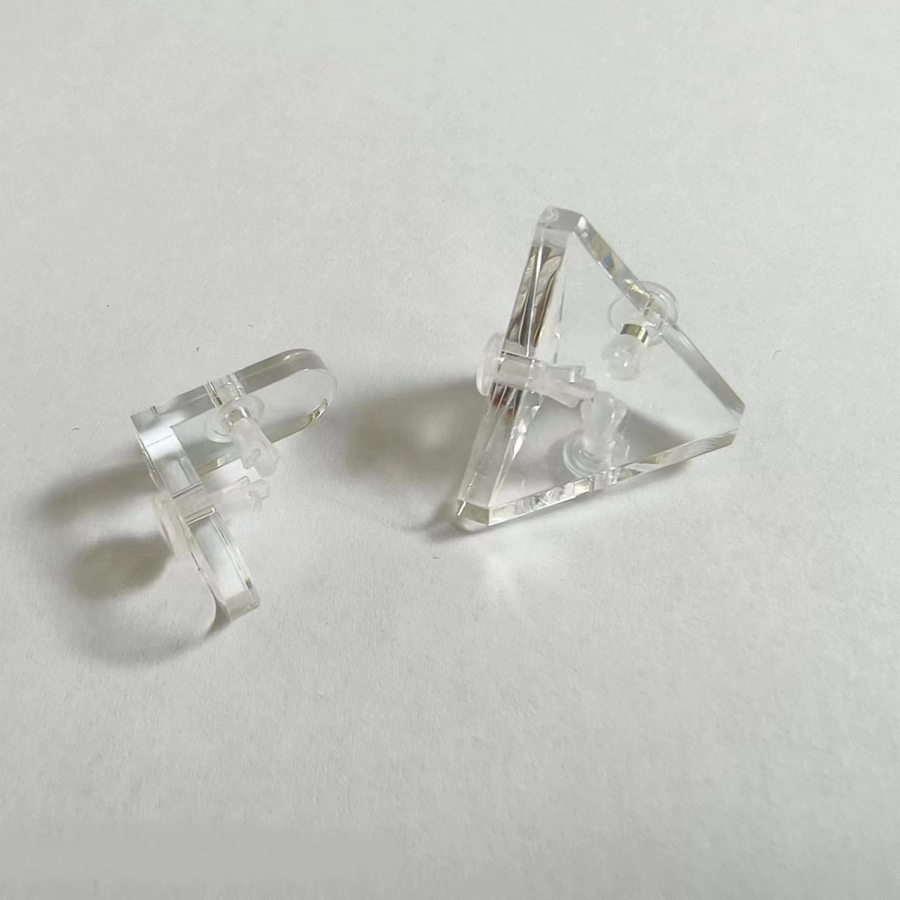 Manufacturer Acrylic Plexiglass Plate Box Fixed Buckle Removal Box Fastening Practical Transparent Triangle L-Shaped Corner Code