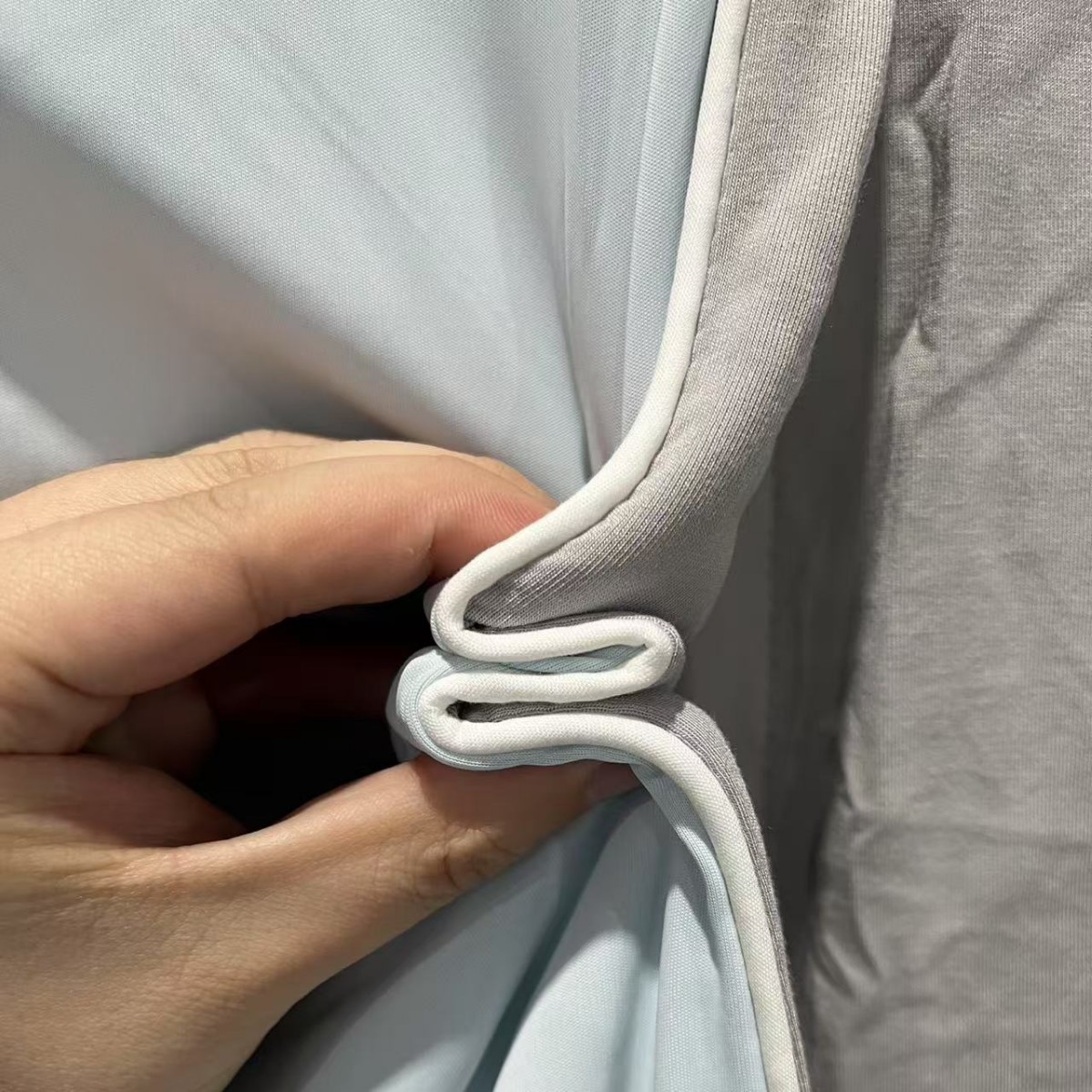 In 2025, the new summer cool feeling quilt is quilted with plain double-sided super soft ice silk cold feeling quilt