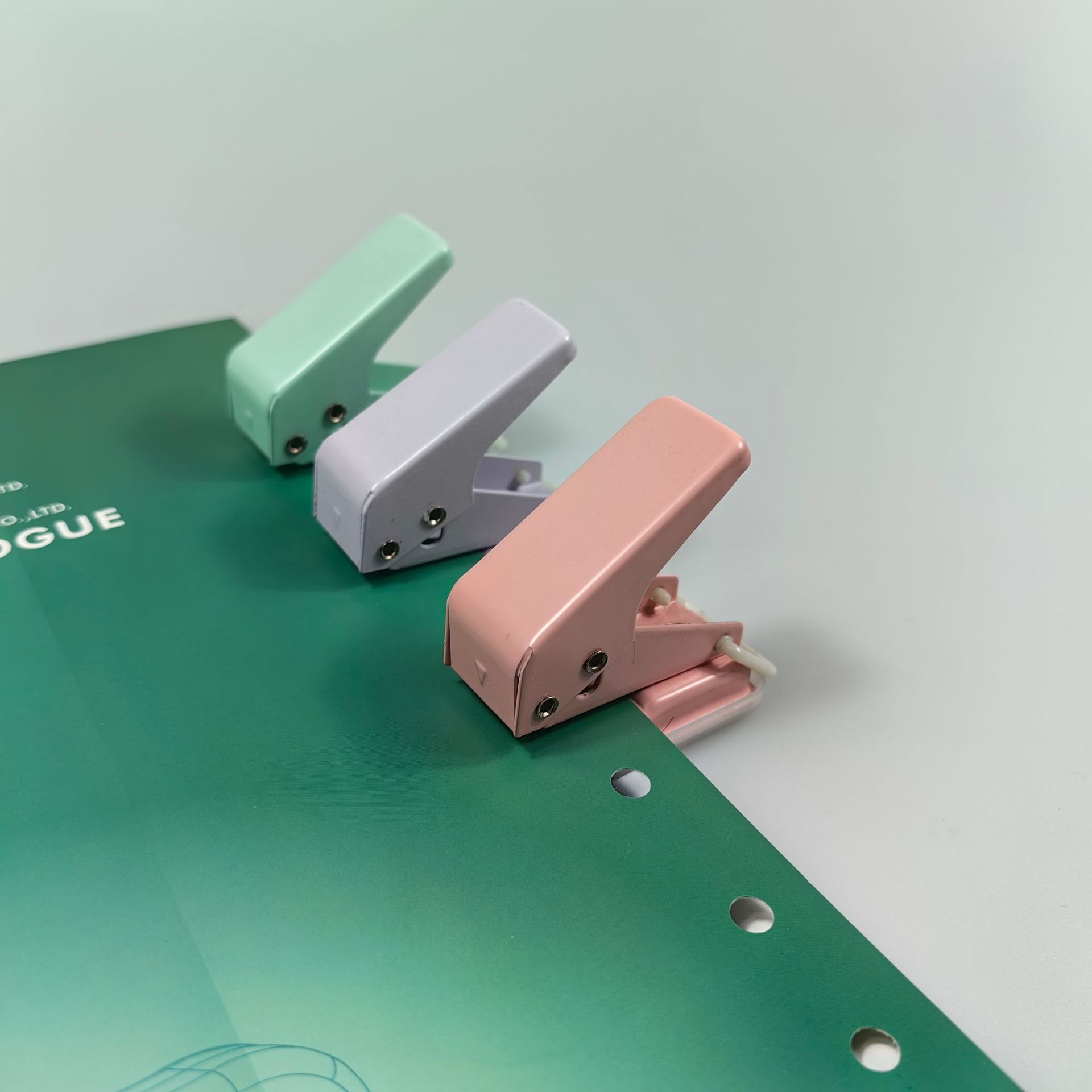 Macaron color metal mini single hole ring dry puncher cute student stationery office loose leaf puncher