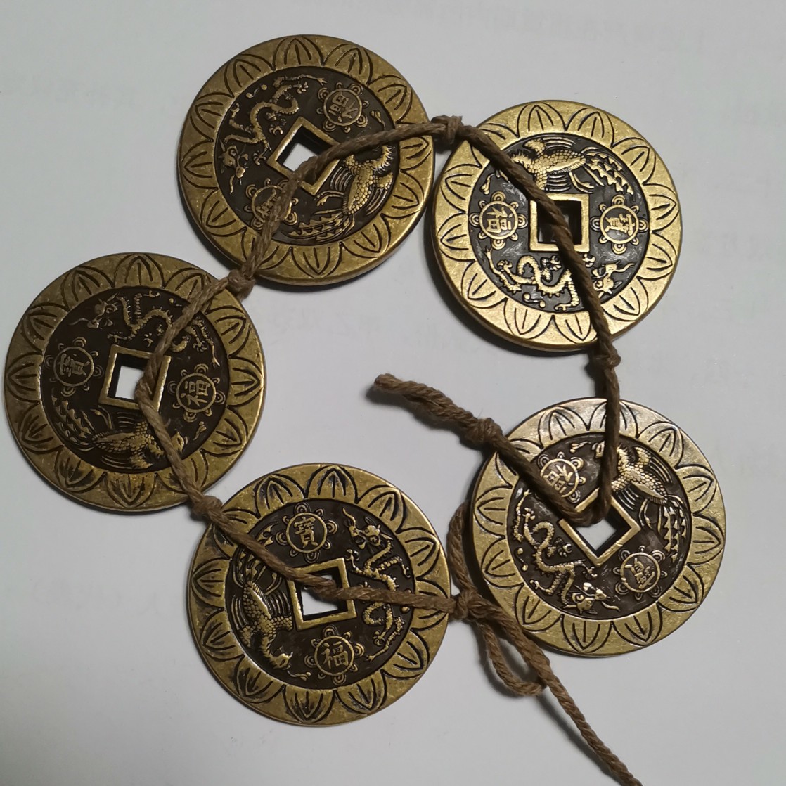 Диаметр 43 мм, толщина около 3 мм, антикварные медные монеты, веревочные шнуры, пять императоров династии Цин продаются по шнурам