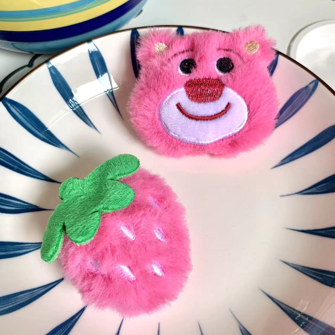New plush cartoon strawberry bear brooch cute strawberry hair accessories diy accessories doll bag socks accessories