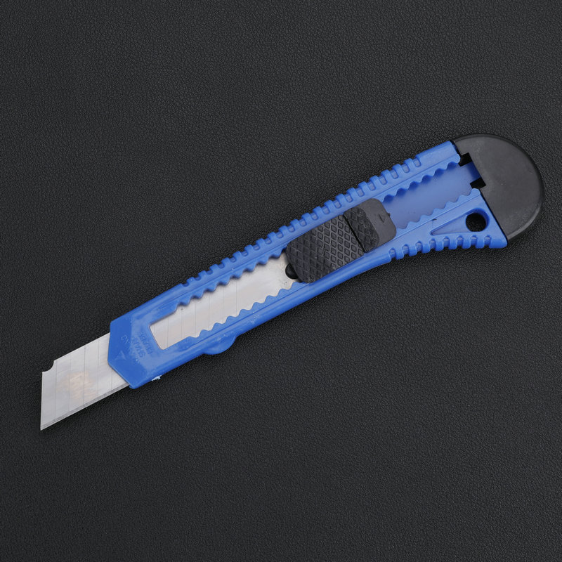 Wholesale small size express knife portable office student art knife mini plastic film wallpaper knife paper cutting knife