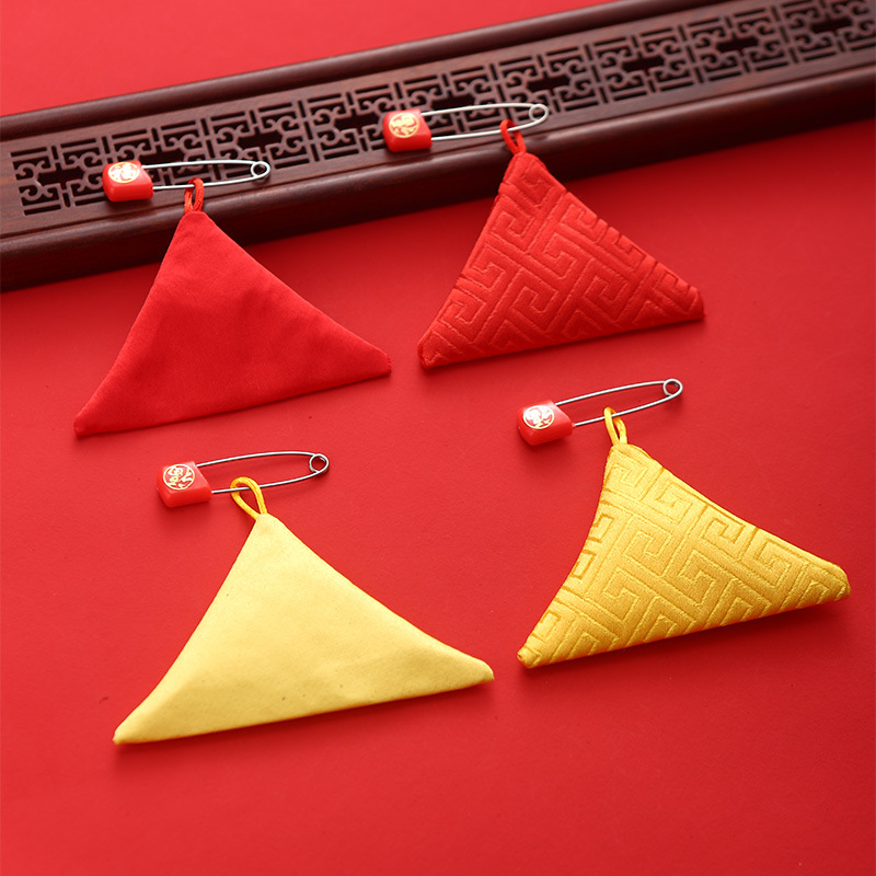 Children's Triangular Peace Amulet Bag Empty Bag Lanugo Bag Red Brocade Bag Pin New Chinese Style Hanging Neck Handmade