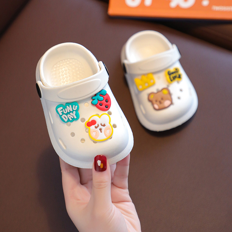 Children's Slippers Summer Boys and Girls Cartoon Cute Non-Slip Baotou Hole Shoes Infants Large, Medium and Small Children's Sandals and Slippers