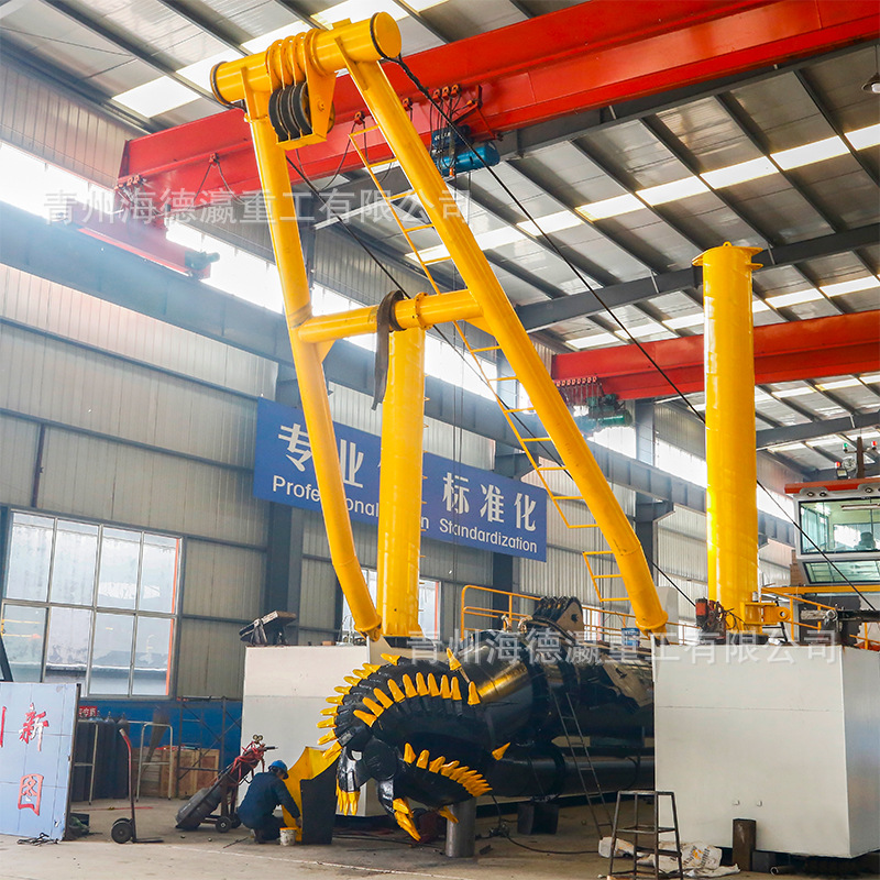 Dredging Tug Suction Boat 6inch Tug-Suction Dredger Sludge Cleaning Machinery Sand Pumping Dredging Equipment Reclamation