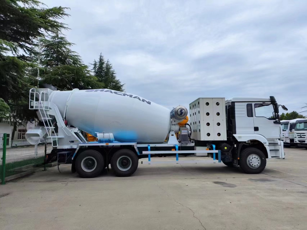 Смешиватель грузовиков Sagmoto Shaanxi с природным газом CNG 10 кубов, экспортируемый в Центральную Азию, Узбекистан