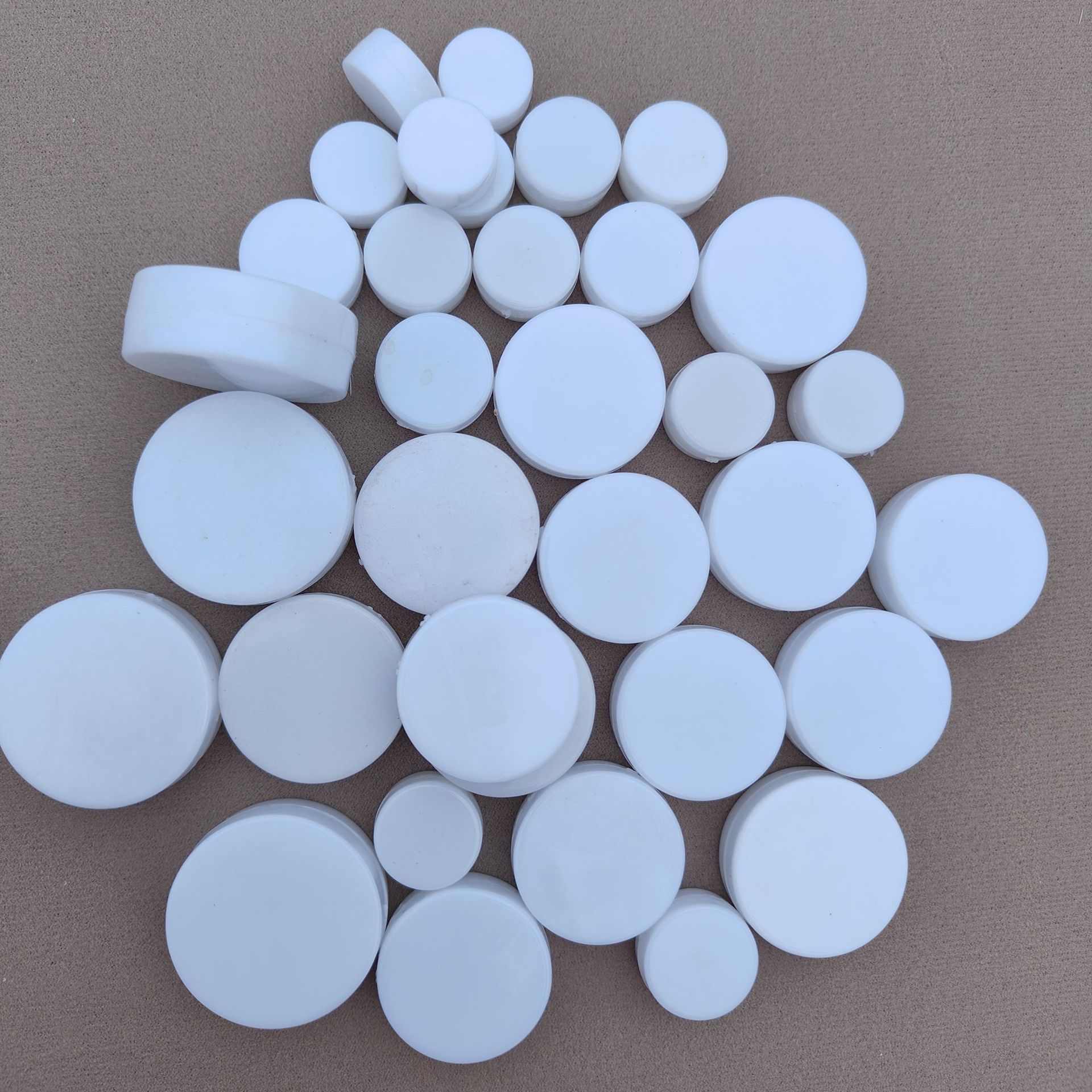 Ring Box Flat Bell Toy Accessories Rattle Manufacturer Direct Sales Built-In Sounder Pronunciation Accessories Kidsren's Hand Rattle