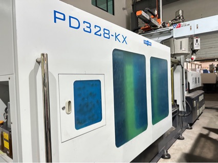 328 тонн больших машин для литья под давлением для внешней переработки цифровых продуктов, пластиковых аксессуаров, корпусов для диспенсеров и инструментов