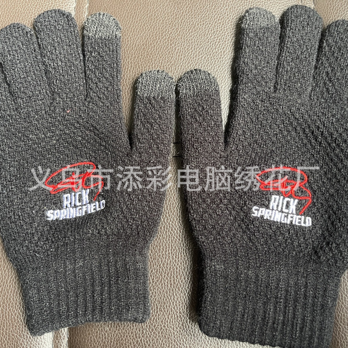 Yiwu Professional Socks Gloves Wrist Computer Embroider Embroidery Processing Factory Manufacturers