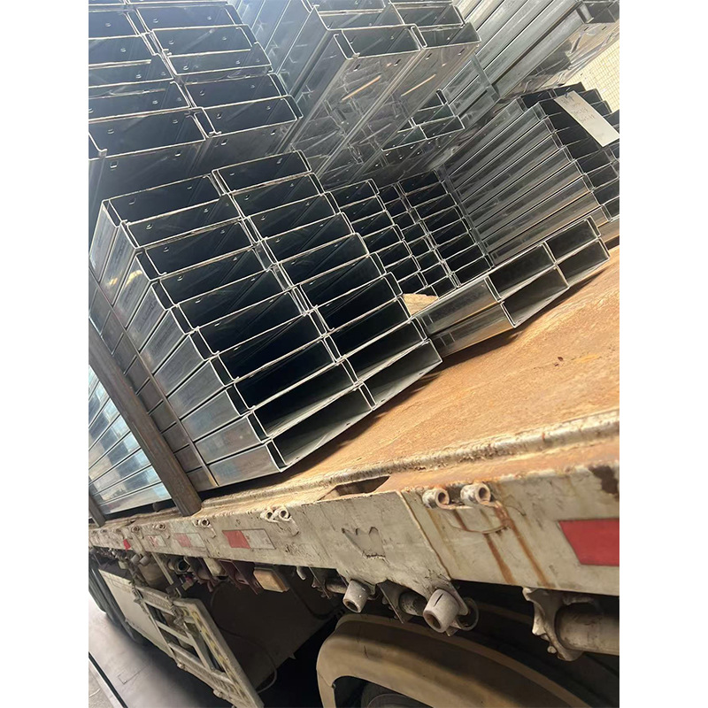 High Zinc Layer C-Shaped Groove Galvanized C-Shaped Steel Purlin Bracket Hot-Dip Galvanized Punching U-Shaped Groove Steel Z-Shaped Steel Strip Roof