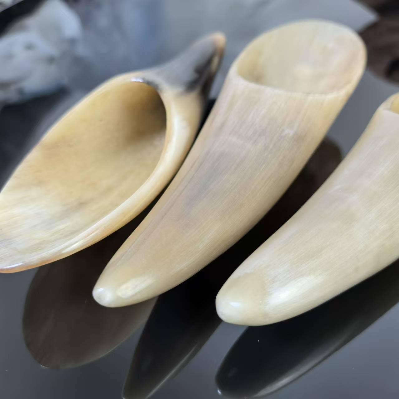 Natural Horn Scraping Tube Tea Peony Whole Body Back Face Large Small Long Scraping Board Massager Wholesale