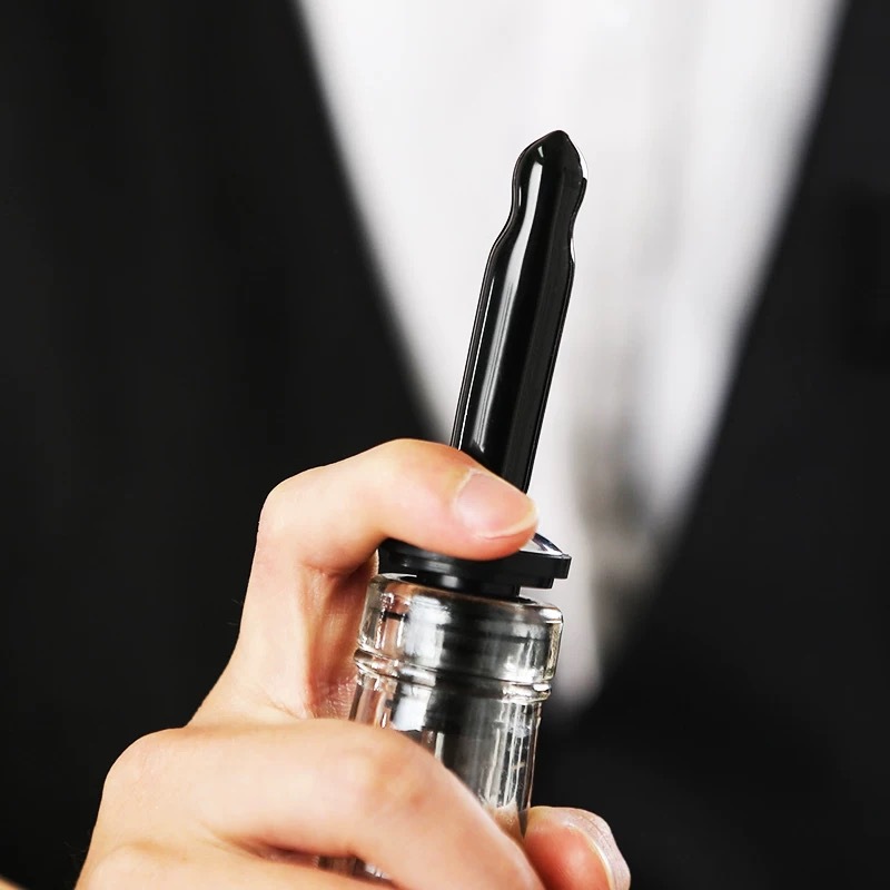 7-15 Wine Mouth Protective Cap Pour Dust-proof and Dust-proof Cap Small Black Cap Pourer Cover Mouth Protection