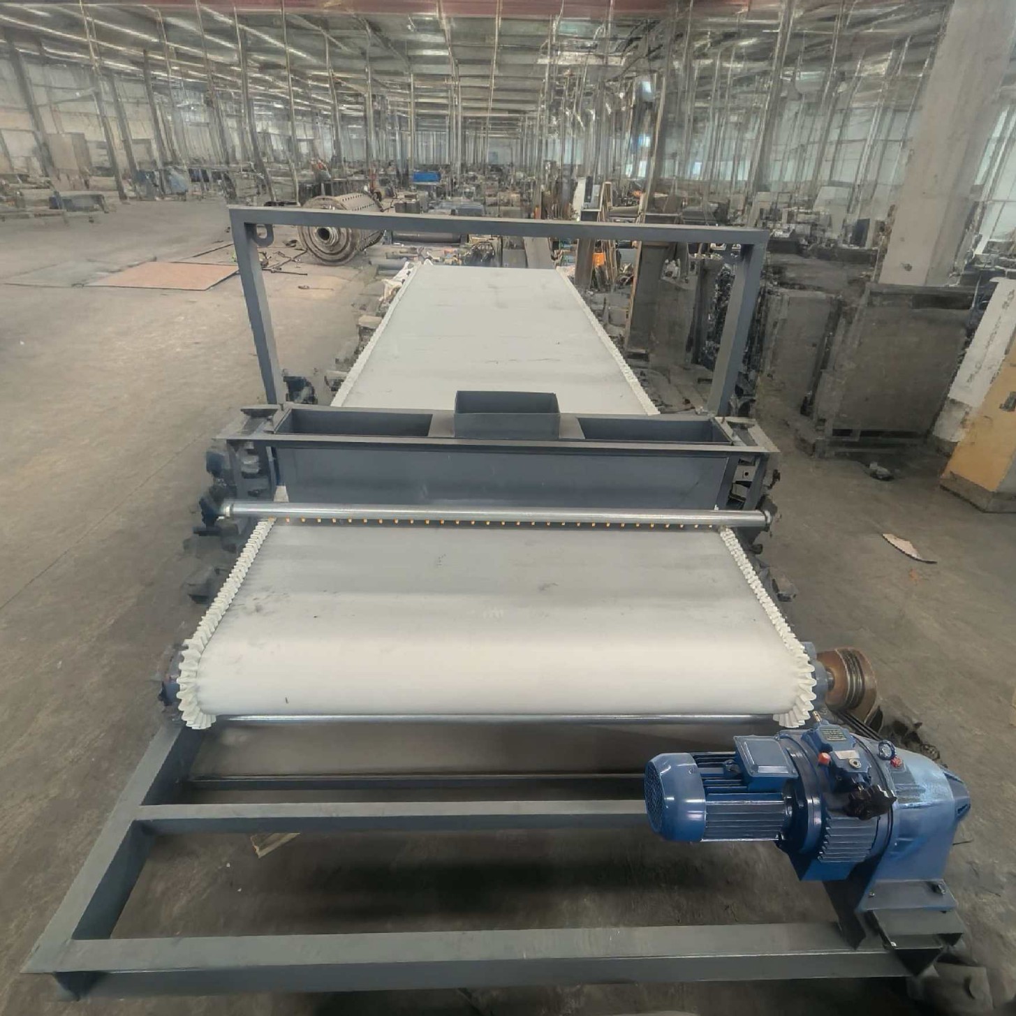 Purification Cloth Groove Machine, Precious Metal Fully Automatic Tailings Recovery Machine, White Tungsten Fine Particle Enrichment Suspension Vibration Blanket Machine